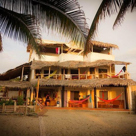 Beach Front Bungalows At The Coconut Canoa Ngoại thất bức ảnh